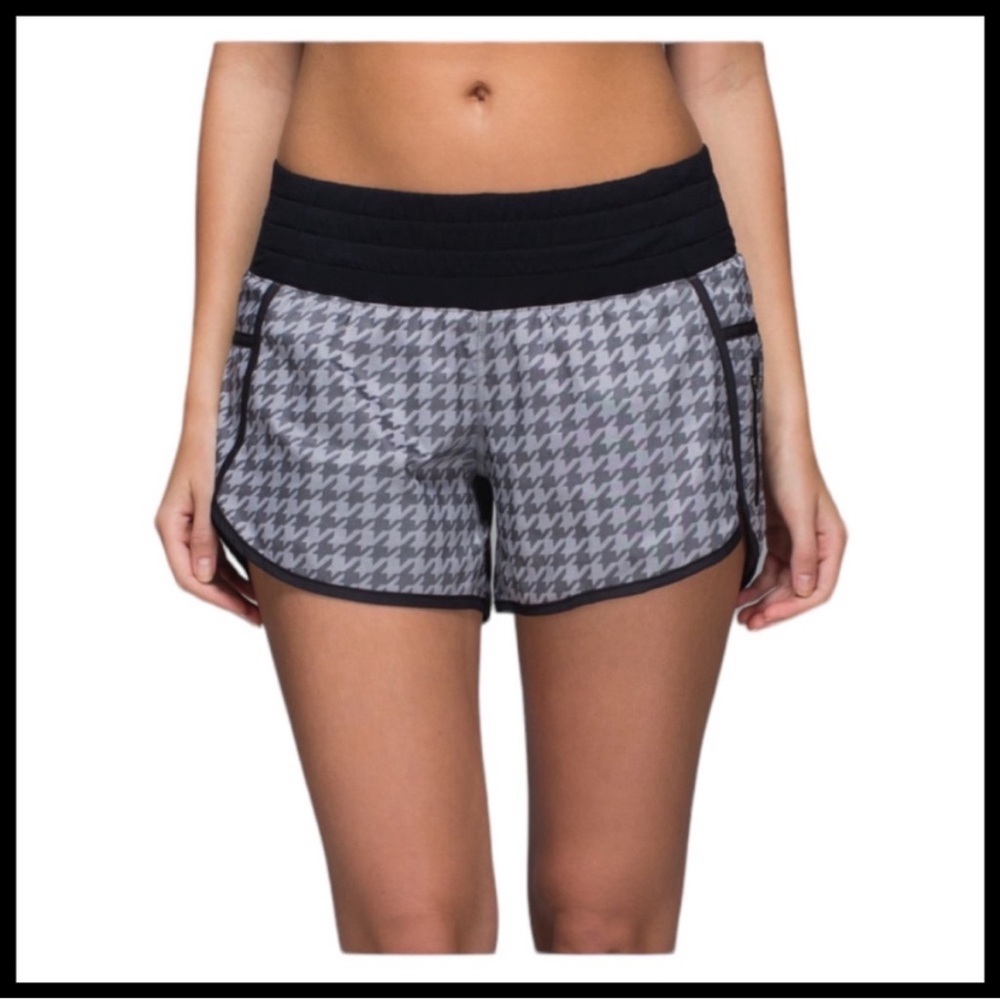 LULULEMON Tracker Short II 2-Way Stretch
